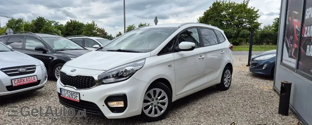 KIA Carens 