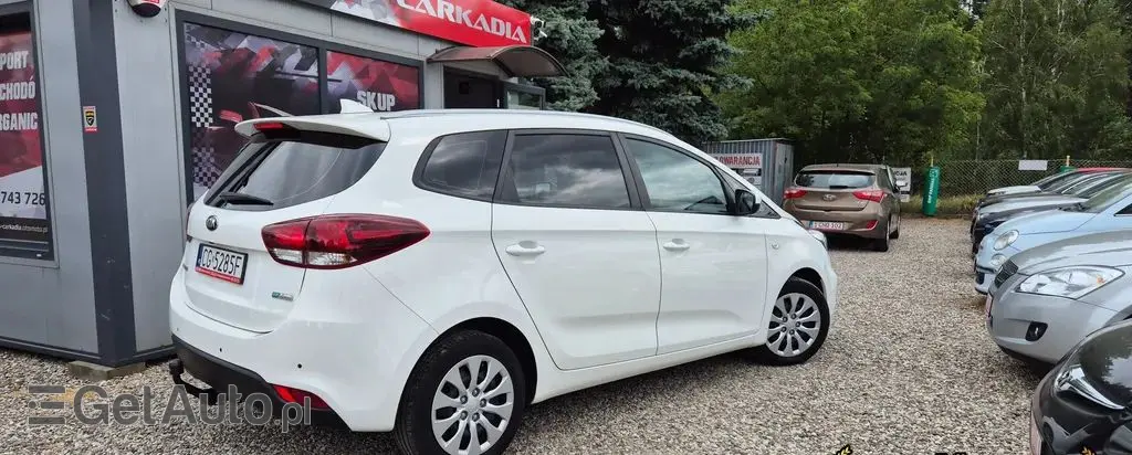 KIA Carens 