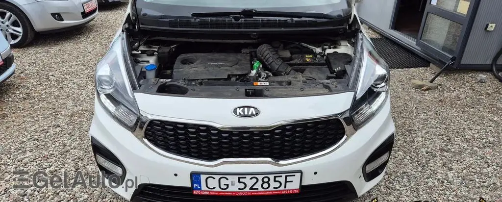 KIA Carens 
