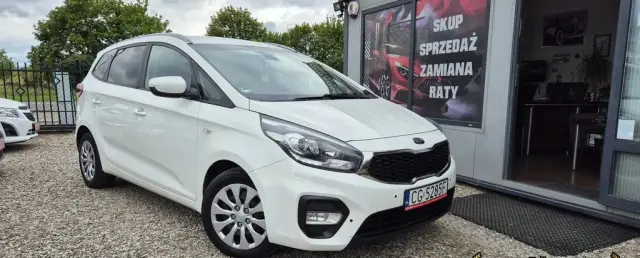 KIA Carens 