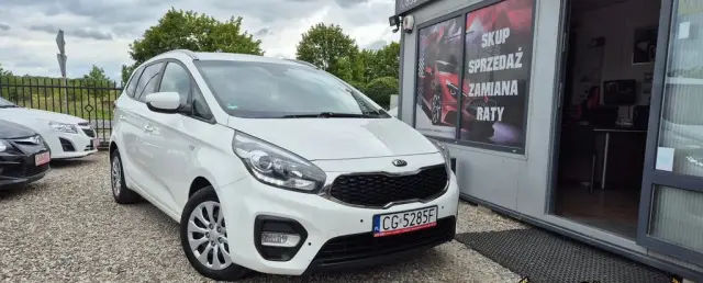 KIA Carens 