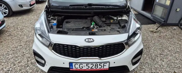 KIA Carens 