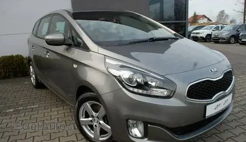 KIA Carens 