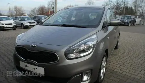 KIA Carens 