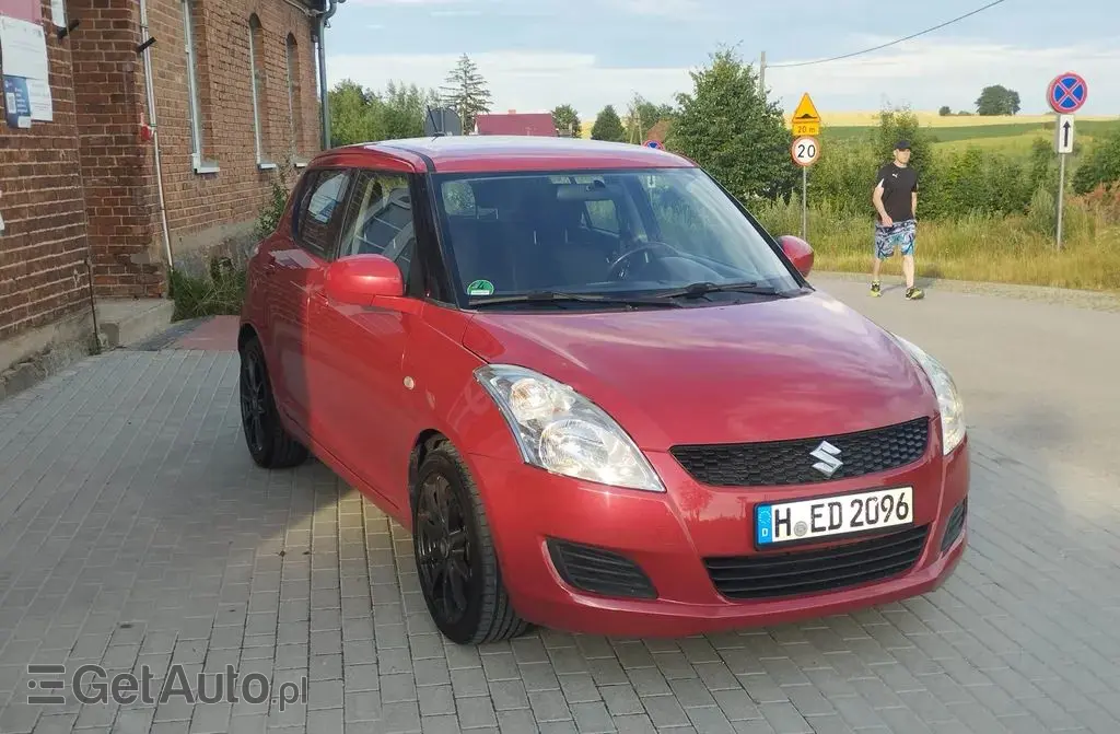 SUZUKI Swift 
