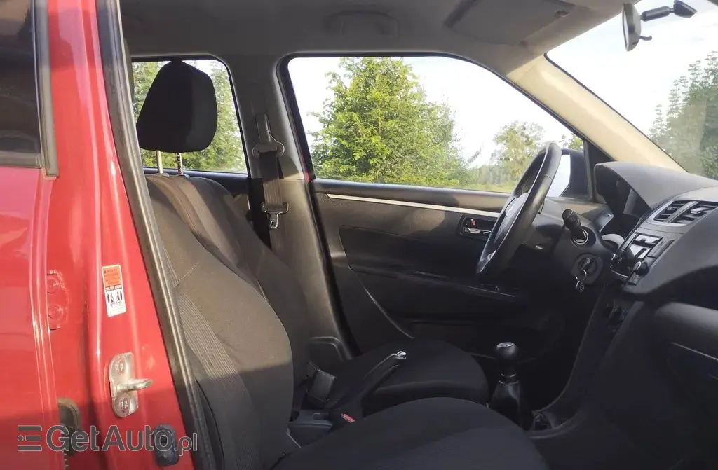 SUZUKI Swift 