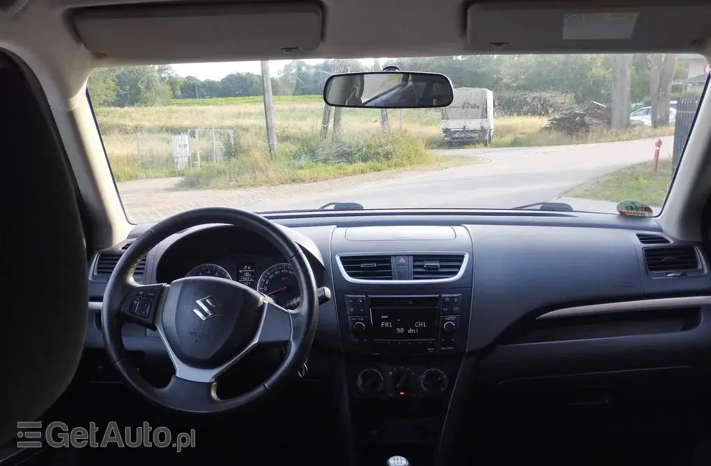 SUZUKI Swift 