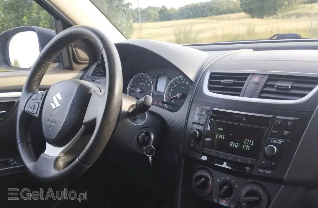 SUZUKI Swift 