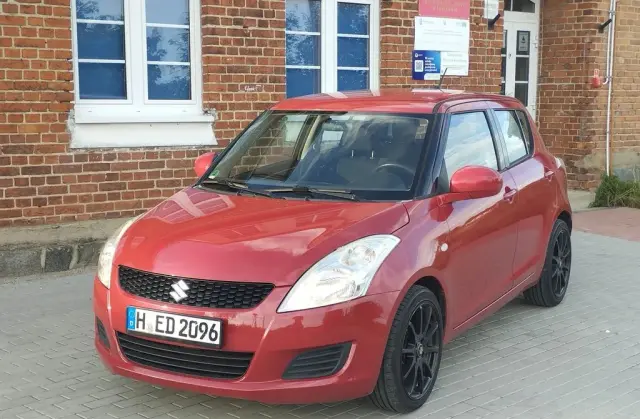 SUZUKI Swift 