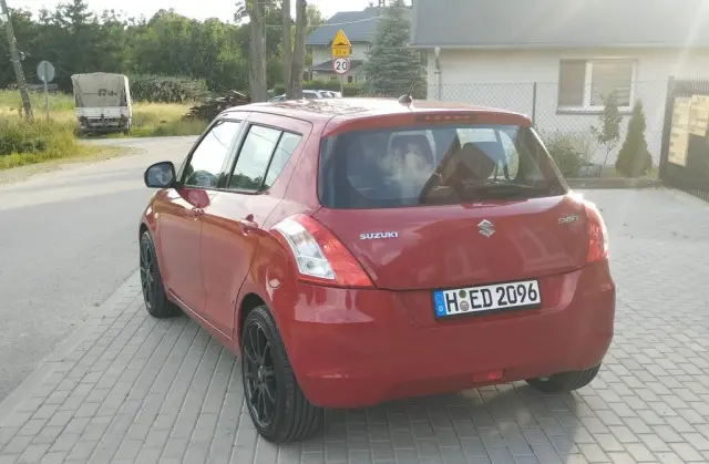 SUZUKI Swift 