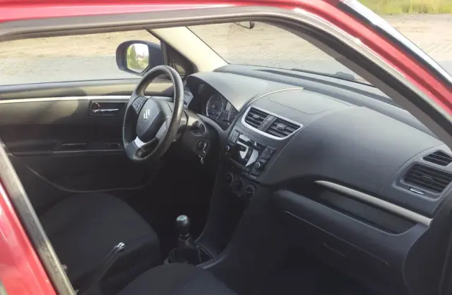 SUZUKI Swift 