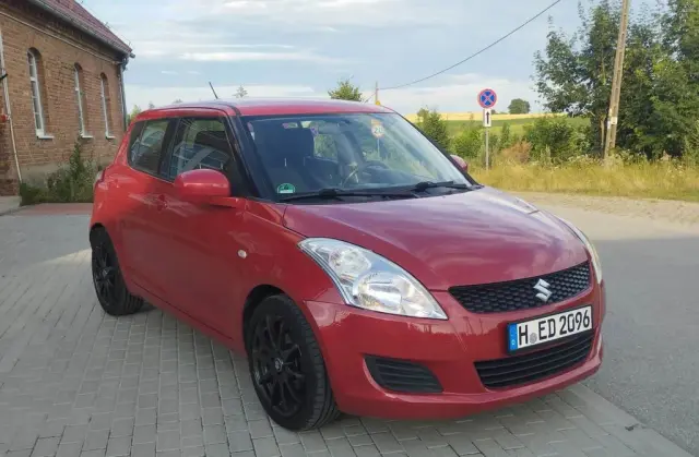 SUZUKI Swift 