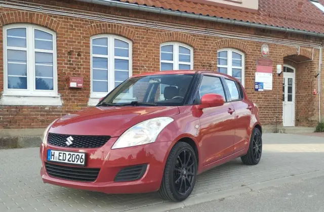SUZUKI Swift 