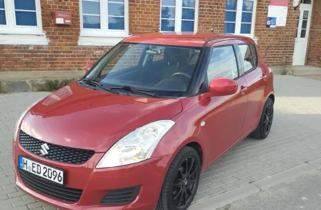 SUZUKI Swift 