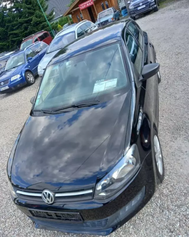 VOLKSWAGEN Polo 