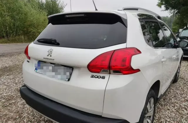 PEUGEOT 2008 