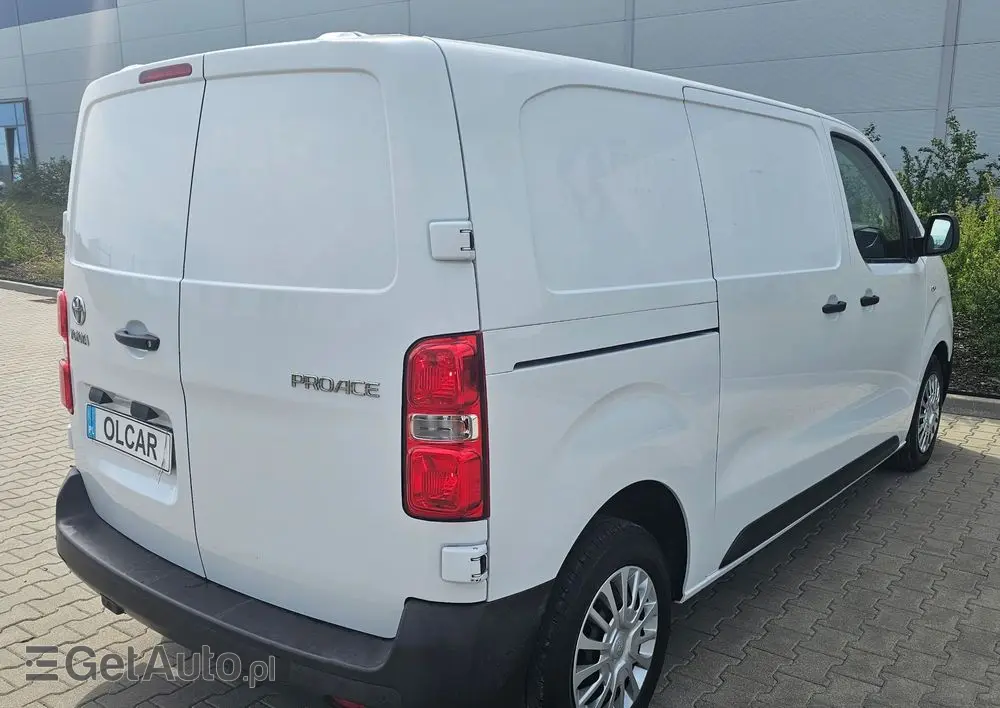 TOYOTA Proace 