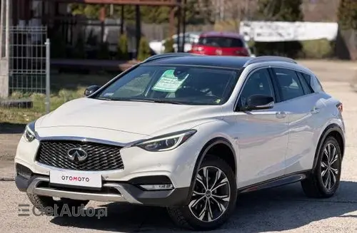 INFINITI Q30 