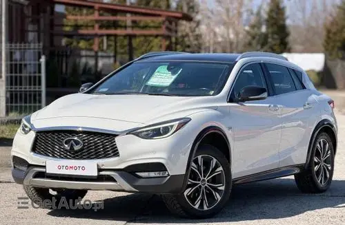 INFINITI Q30 