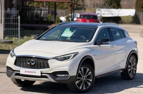 INFINITI Q30 