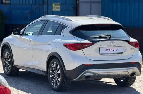 INFINITI Q30 