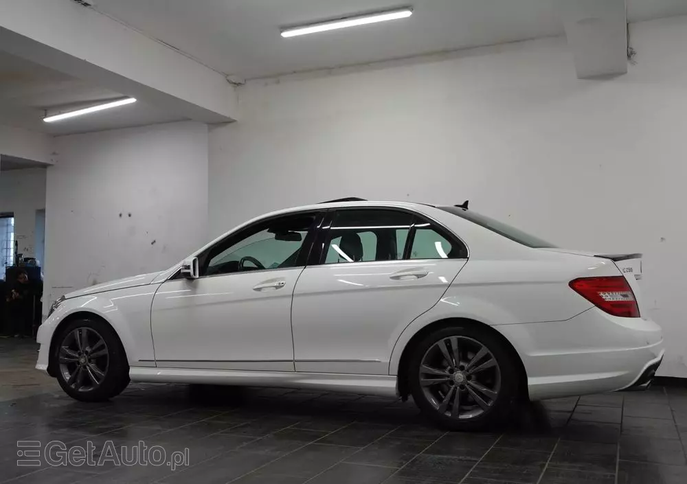 MERCEDES-BENZ Klasa C 250 7G-TRONIC Edition
