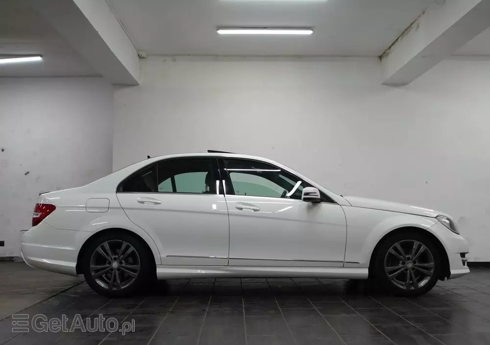 MERCEDES-BENZ Klasa C 250 7G-TRONIC Edition
