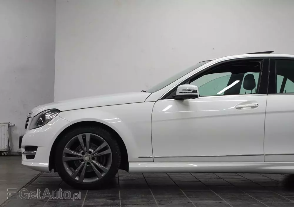 MERCEDES-BENZ Klasa C 250 7G-TRONIC Edition