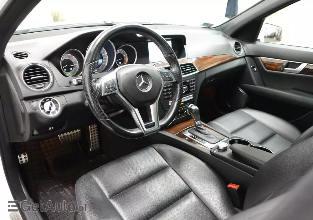 MERCEDES-BENZ Klasa C 250 7G-TRONIC Edition