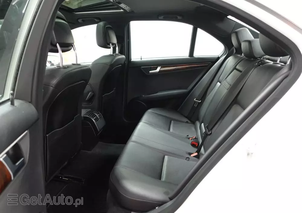 MERCEDES-BENZ Klasa C 250 7G-TRONIC Edition