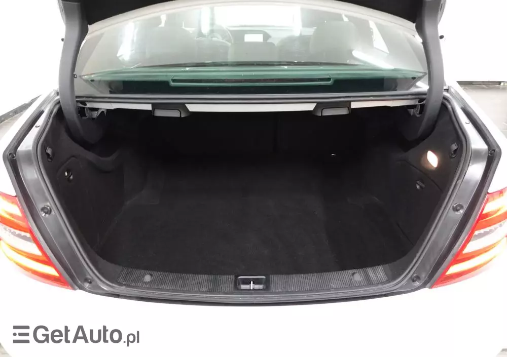 MERCEDES-BENZ Klasa C 250 7G-TRONIC Edition