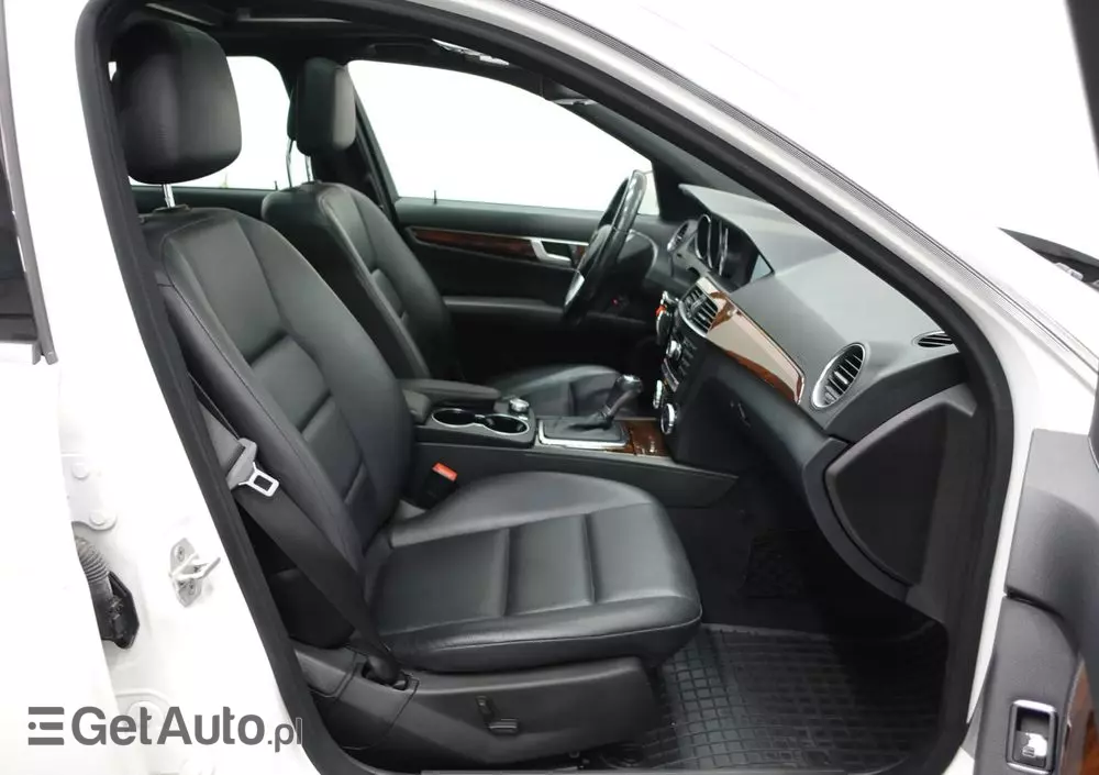 MERCEDES-BENZ Klasa C 250 7G-TRONIC Edition