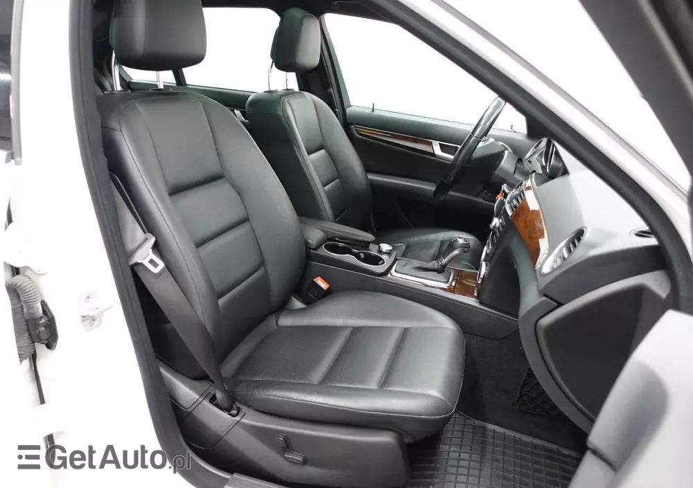 MERCEDES-BENZ Klasa C 250 7G-TRONIC Edition