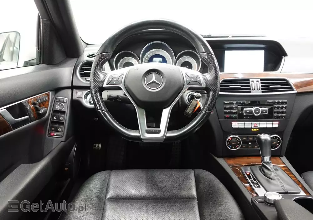MERCEDES-BENZ Klasa C 250 7G-TRONIC Edition