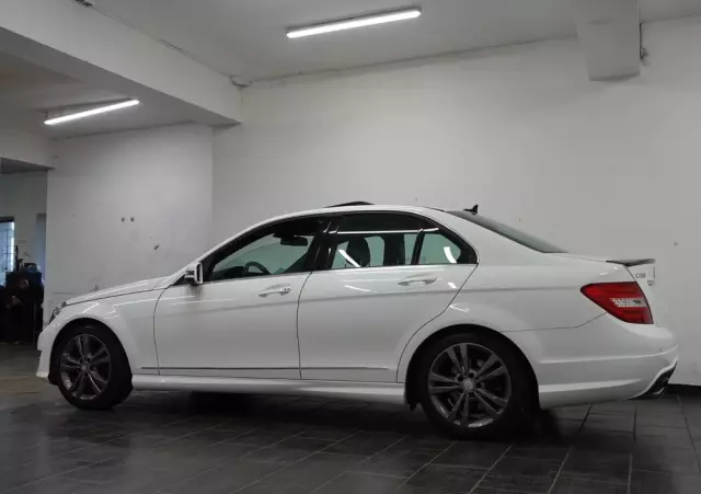 MERCEDES-BENZ Klasa C 250 7G-TRONIC Edition