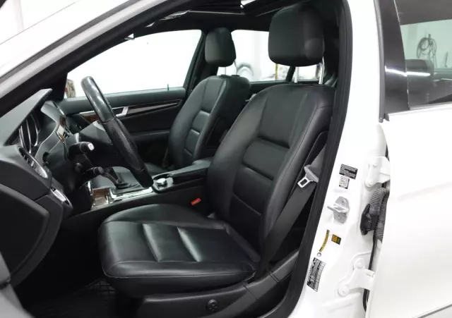 MERCEDES-BENZ Klasa C 250 7G-TRONIC Edition