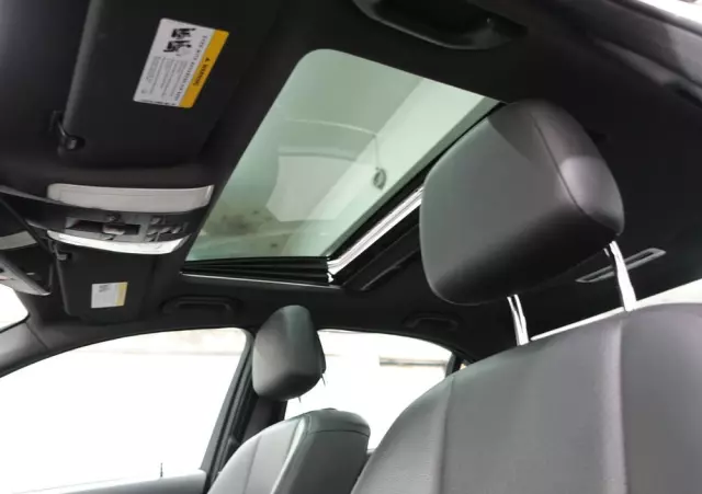 MERCEDES-BENZ Klasa C 250 7G-TRONIC Edition