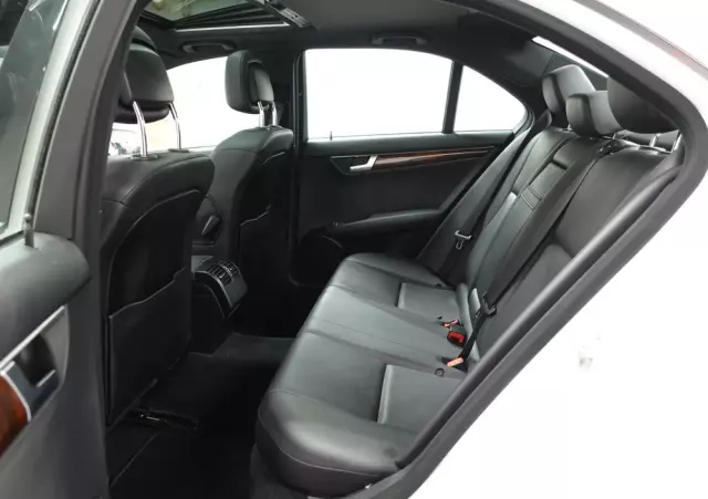 MERCEDES-BENZ Klasa C 250 7G-TRONIC Edition