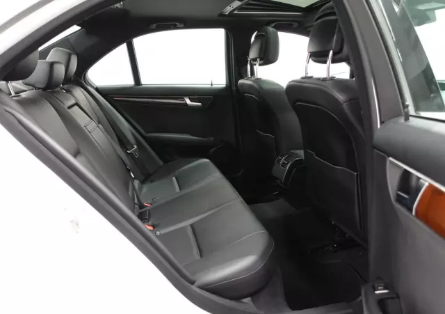 MERCEDES-BENZ Klasa C 250 7G-TRONIC Edition