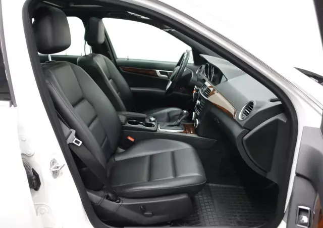 MERCEDES-BENZ Klasa C 250 7G-TRONIC Edition