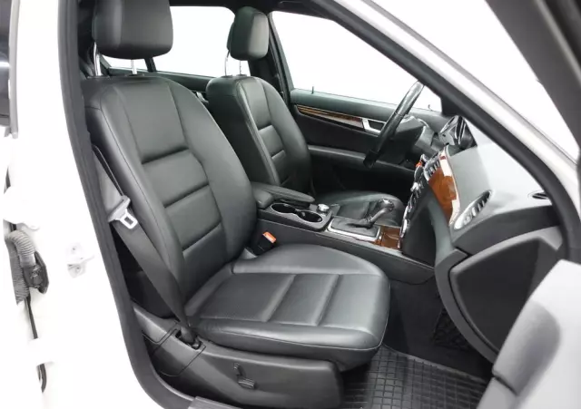 MERCEDES-BENZ Klasa C 250 7G-TRONIC Edition