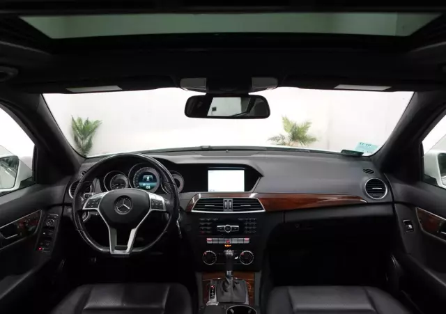 MERCEDES-BENZ Klasa C 250 7G-TRONIC Edition