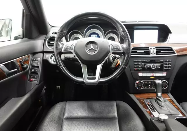 MERCEDES-BENZ Klasa C 250 7G-TRONIC Edition