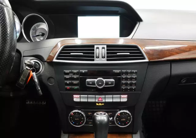 MERCEDES-BENZ Klasa C 250 7G-TRONIC Edition