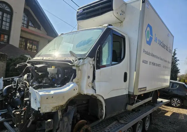 IVECO DAILY 35C18 CHŁODNIA  / KONTENER 