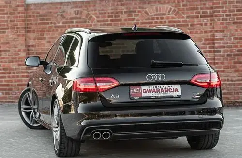 AUDI A4 
