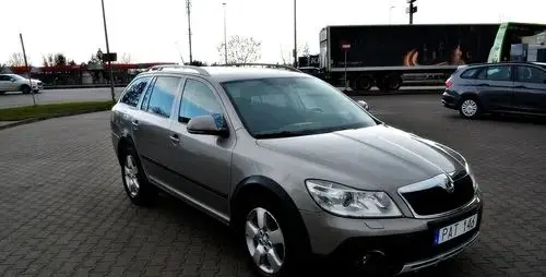 SKODA Octavia 