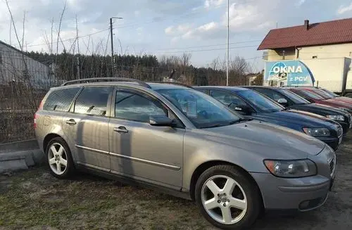 VOLVO V50 