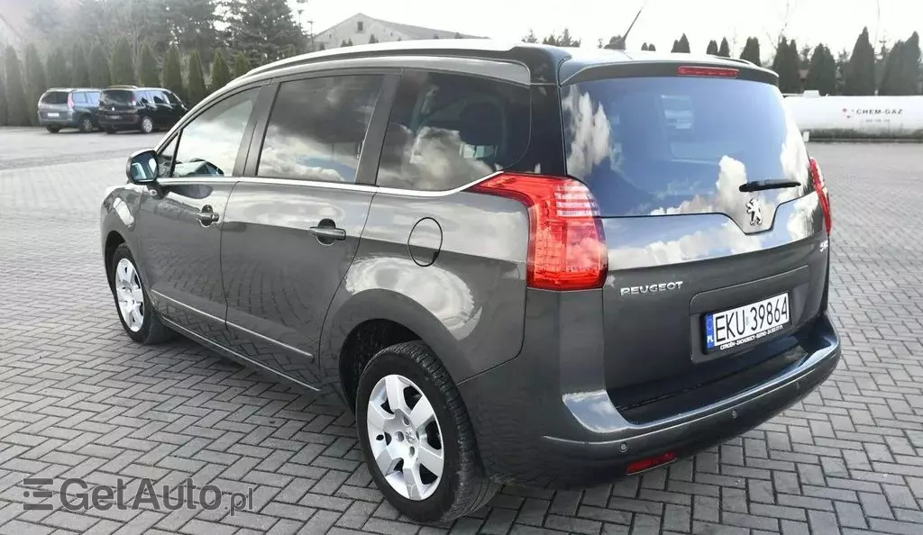 PEUGEOT 5008 