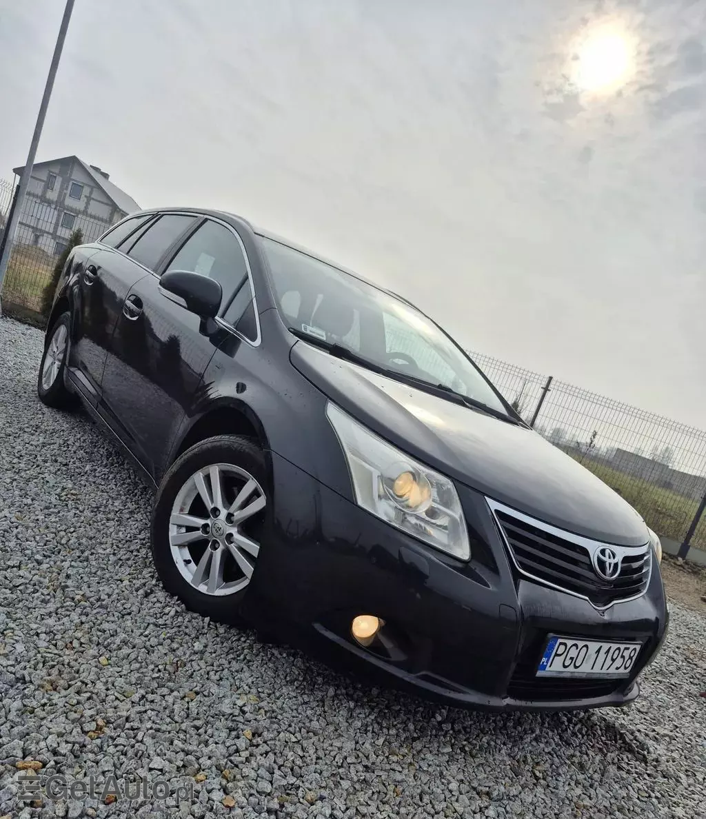 TOYOTA Avensis 